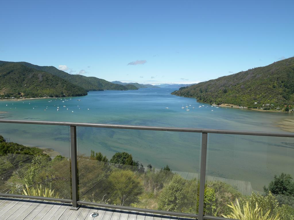 Okiwa Bay Lodge Picton Buitenkant foto