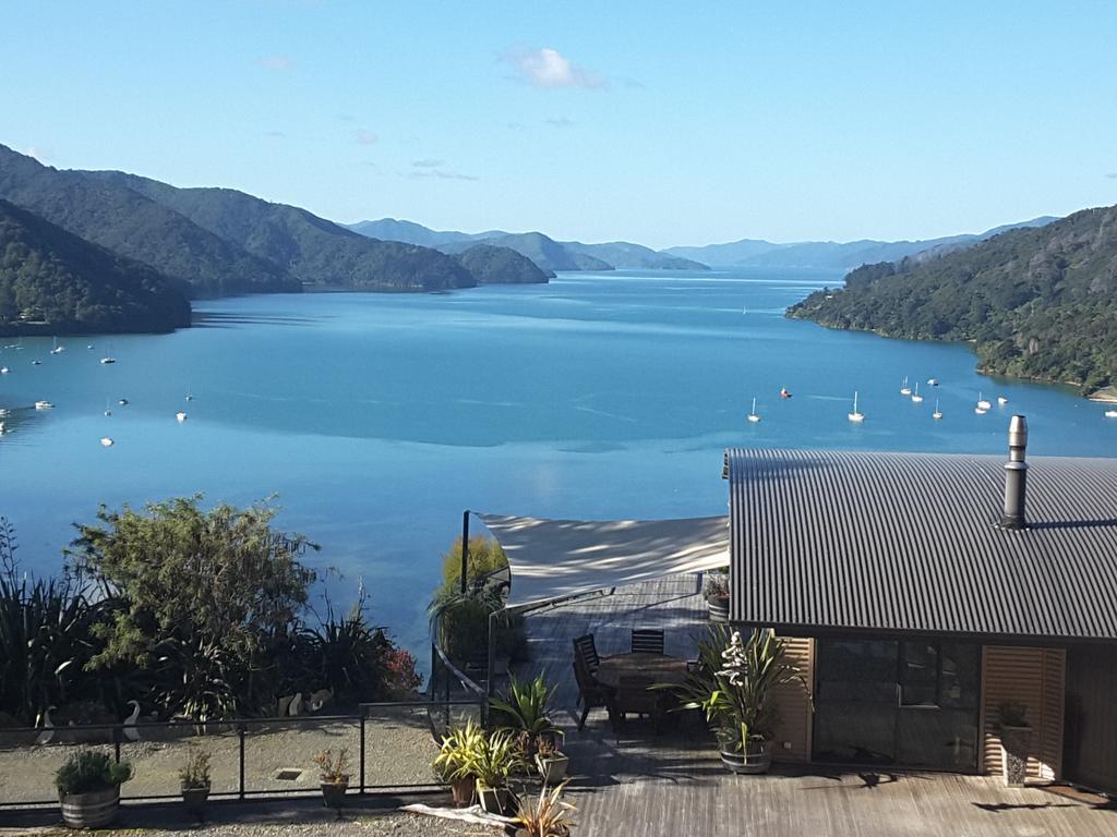 Okiwa Bay Lodge Picton Buitenkant foto