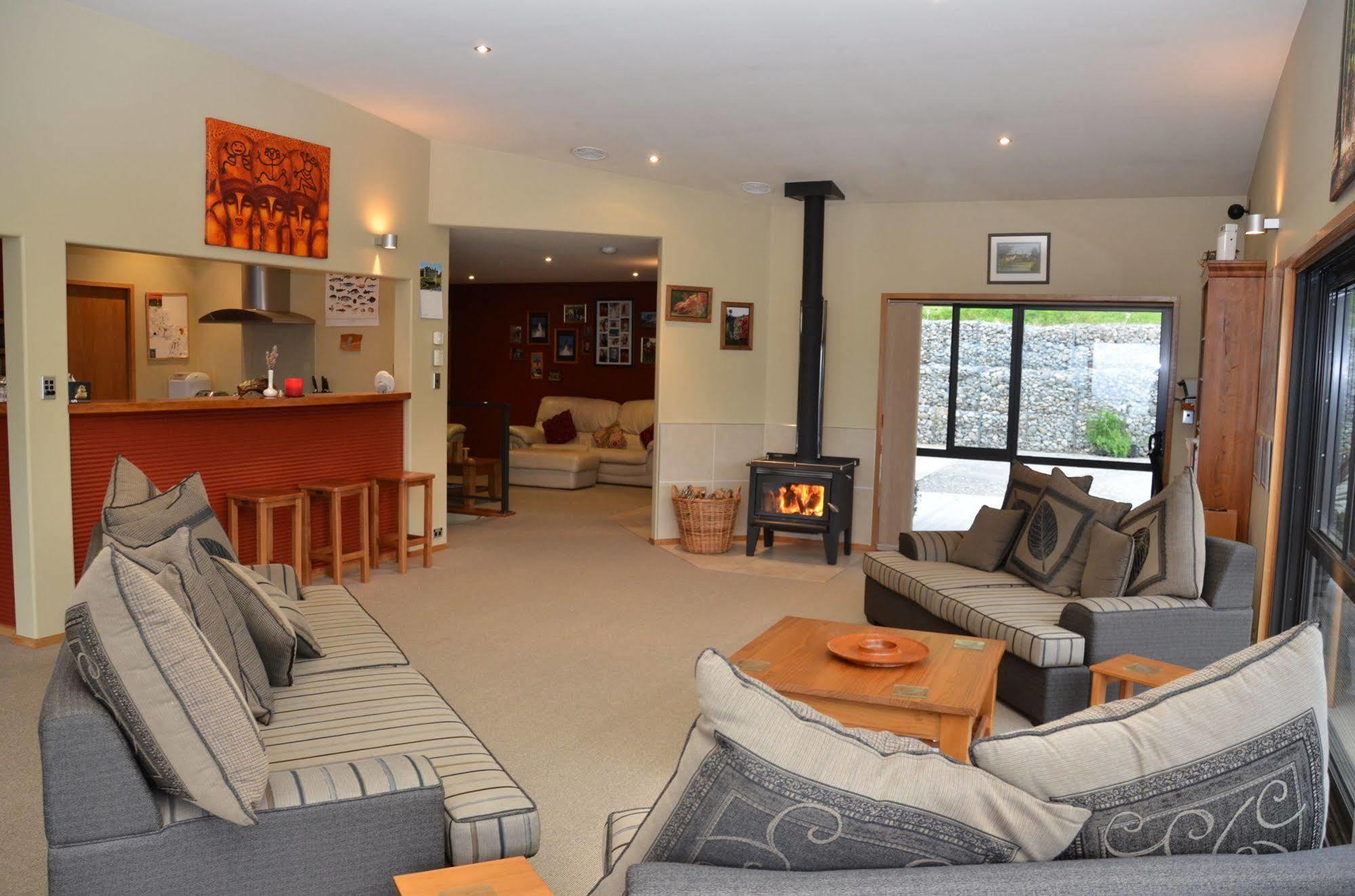 Okiwa Bay Lodge Picton Buitenkant foto