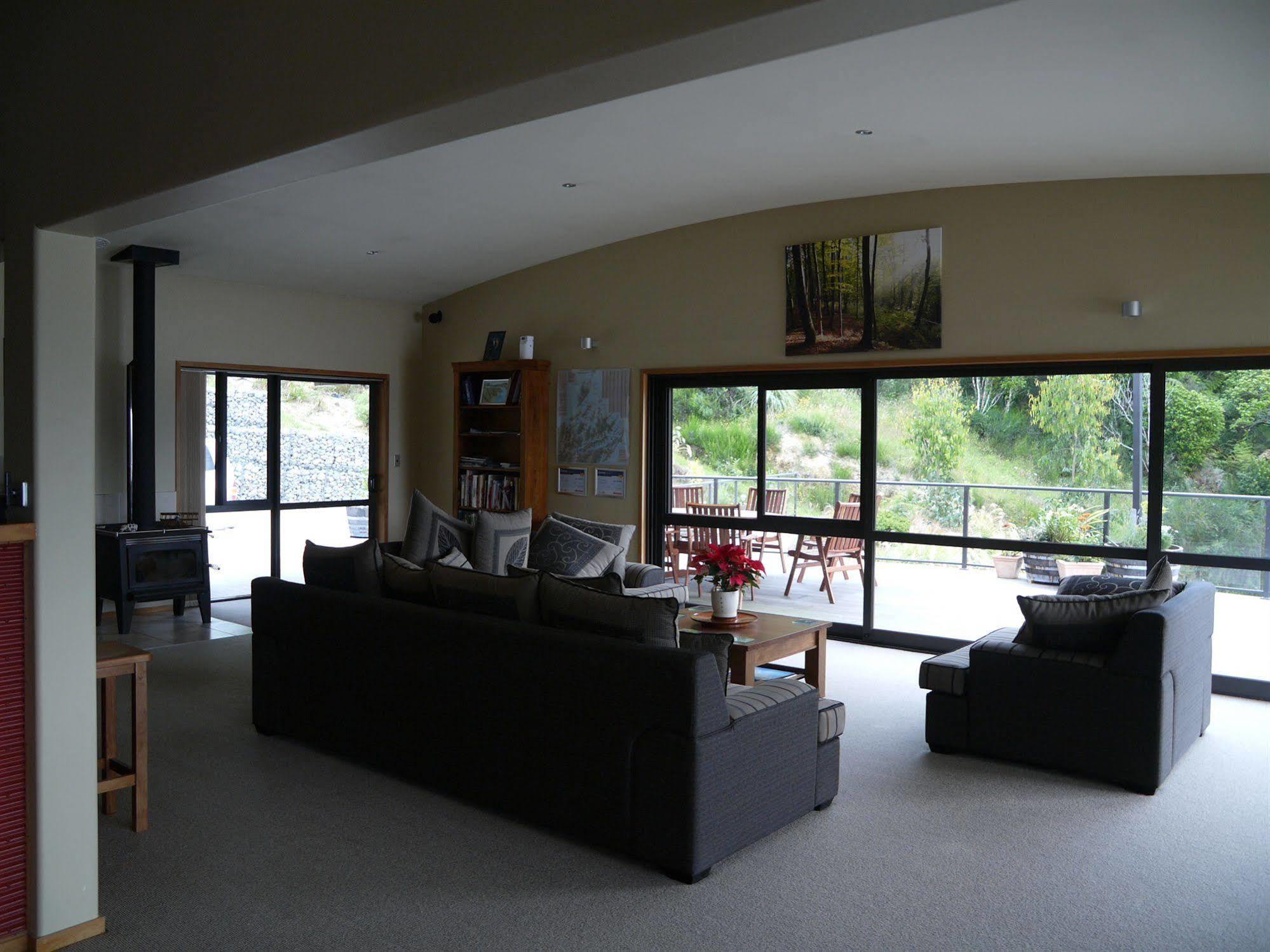 Okiwa Bay Lodge Picton Buitenkant foto